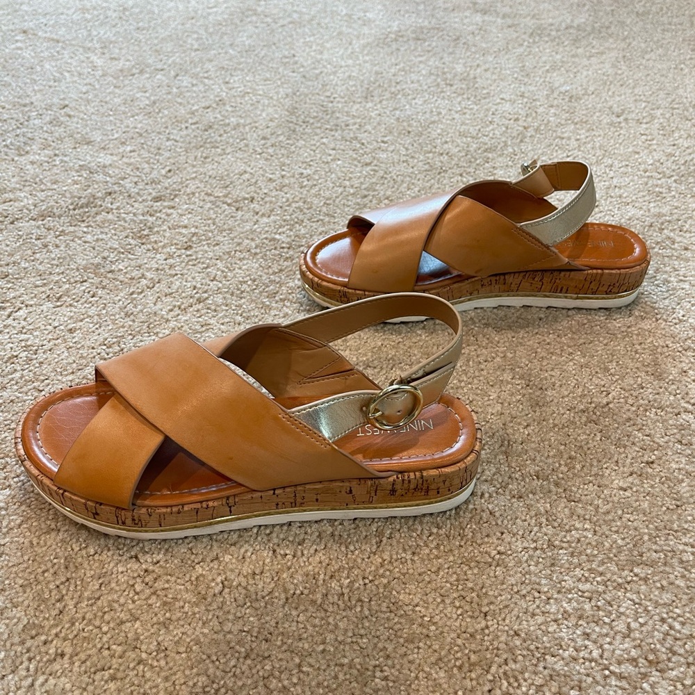 Nine West Tan and Gold Sandals with Crossed Straps